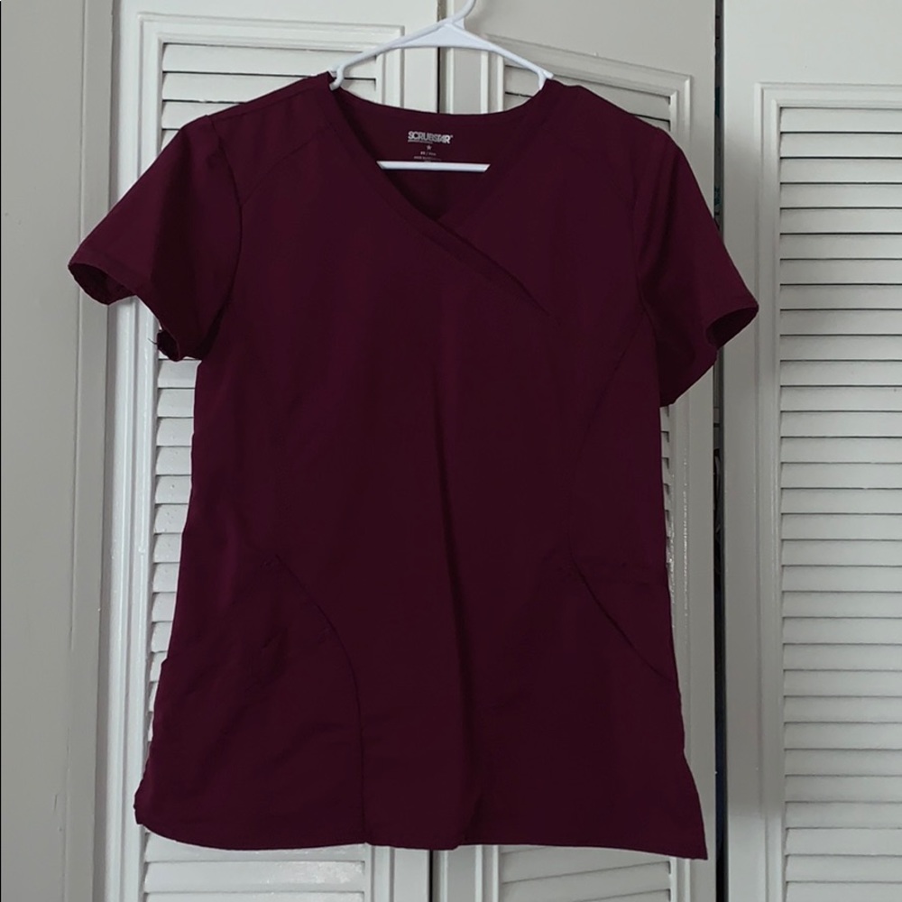 Scrub top